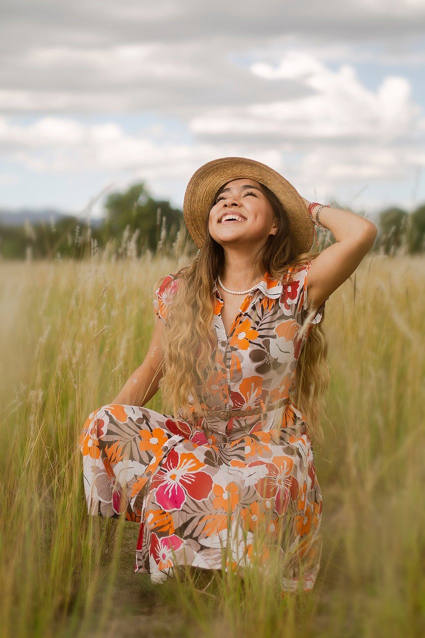 woman, field, portrait-7320390.jpg